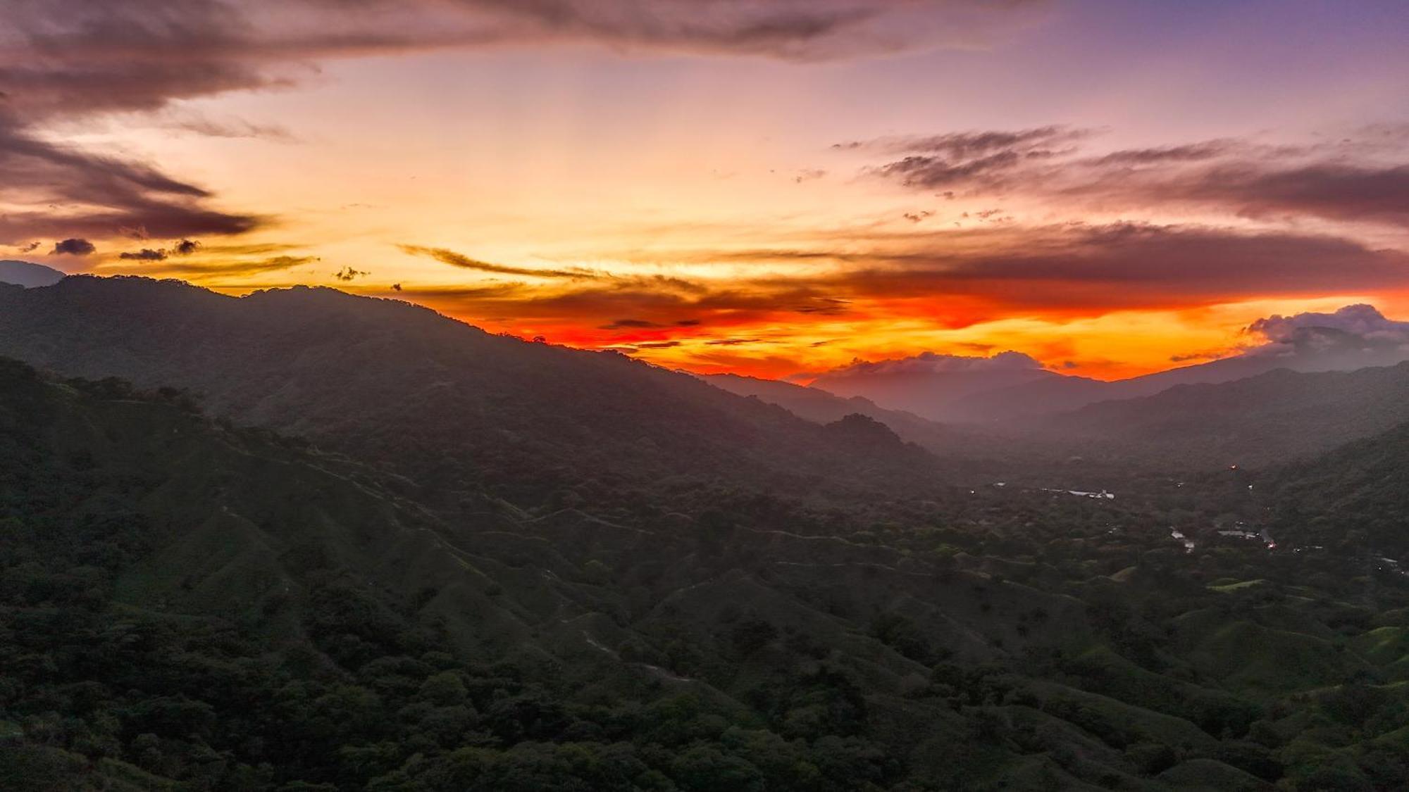 The Valley Tayrona Hostel- A Social Jungle Hostel เอลไซโน ภายนอก รูปภาพ